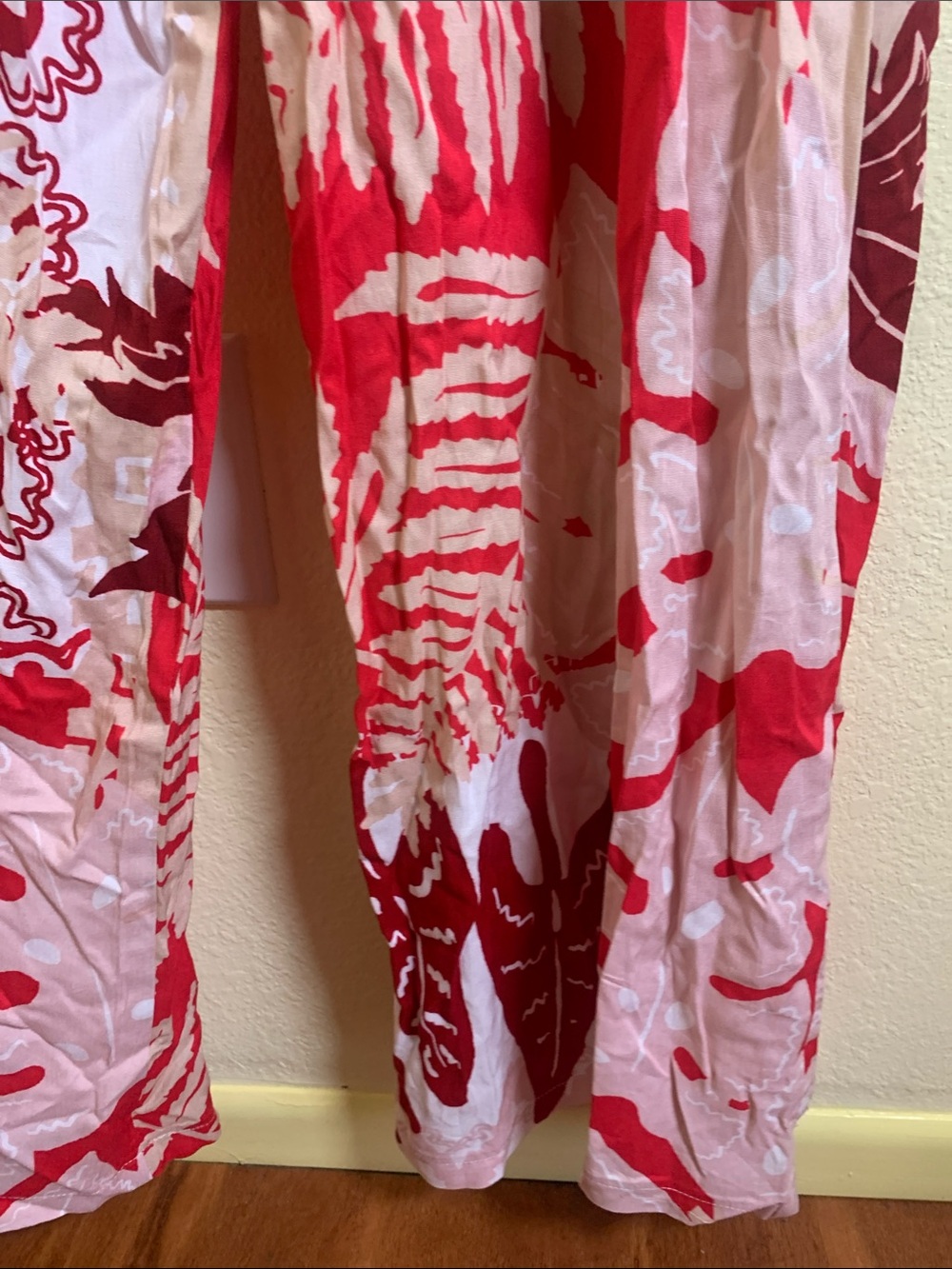 NWT Luxology Pink Red Tropical Print Jumpsuit, Size M - Picture 5 of 9